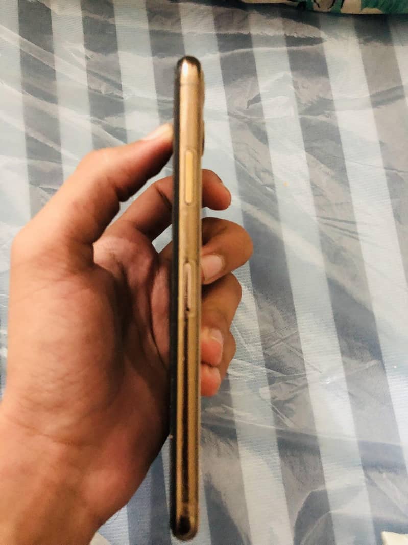 Apple iPhone 11 Pro Max 5