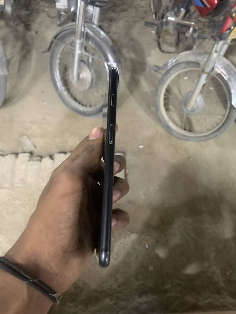 Apple iPhone 7 Plus pta approved with box 6