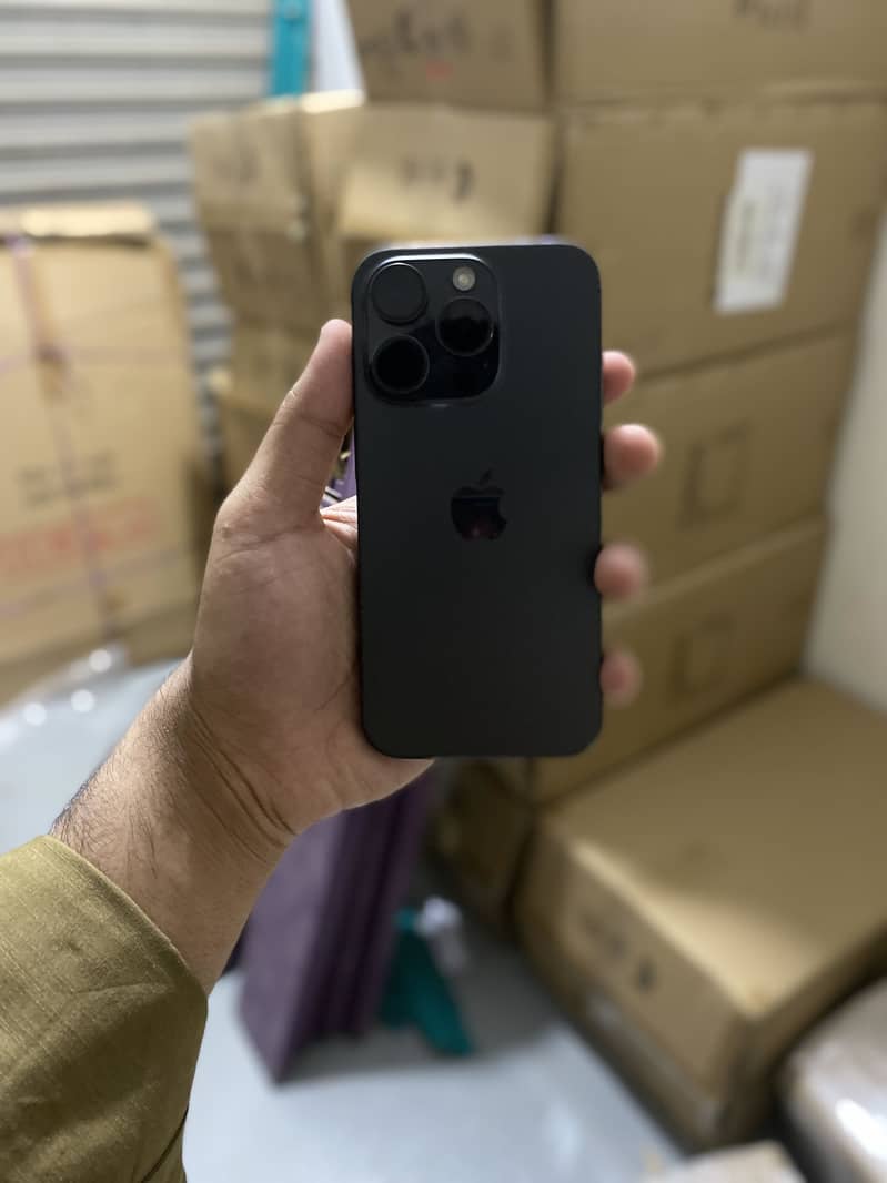 Apple iPhone 15 Pro 0