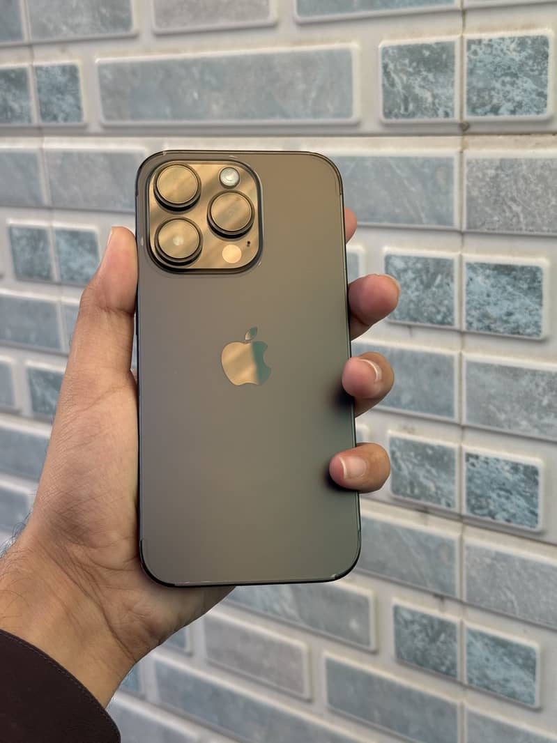 Apple iPhone 14 Pro 0