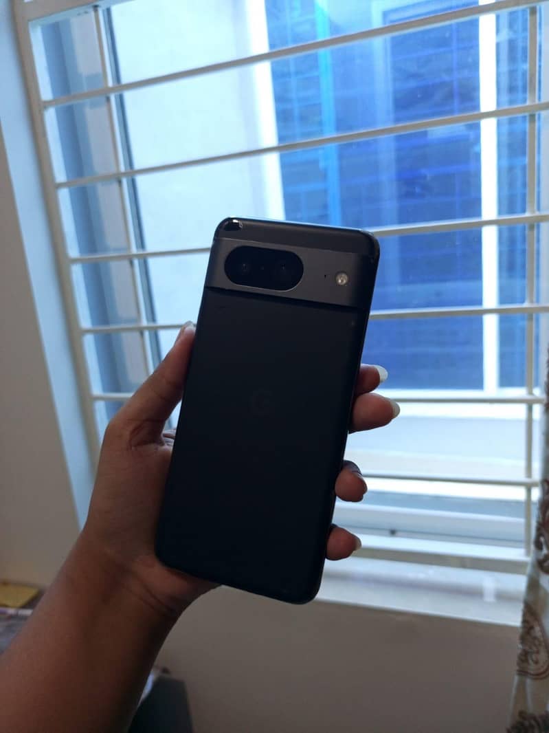 Google Pixel 8 4