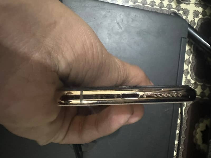 Apple iPhone XS 1