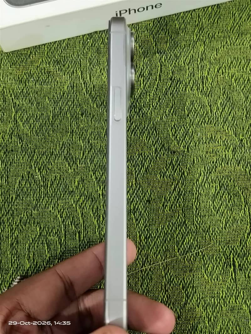Apple iPhone 15 Pro Max 6