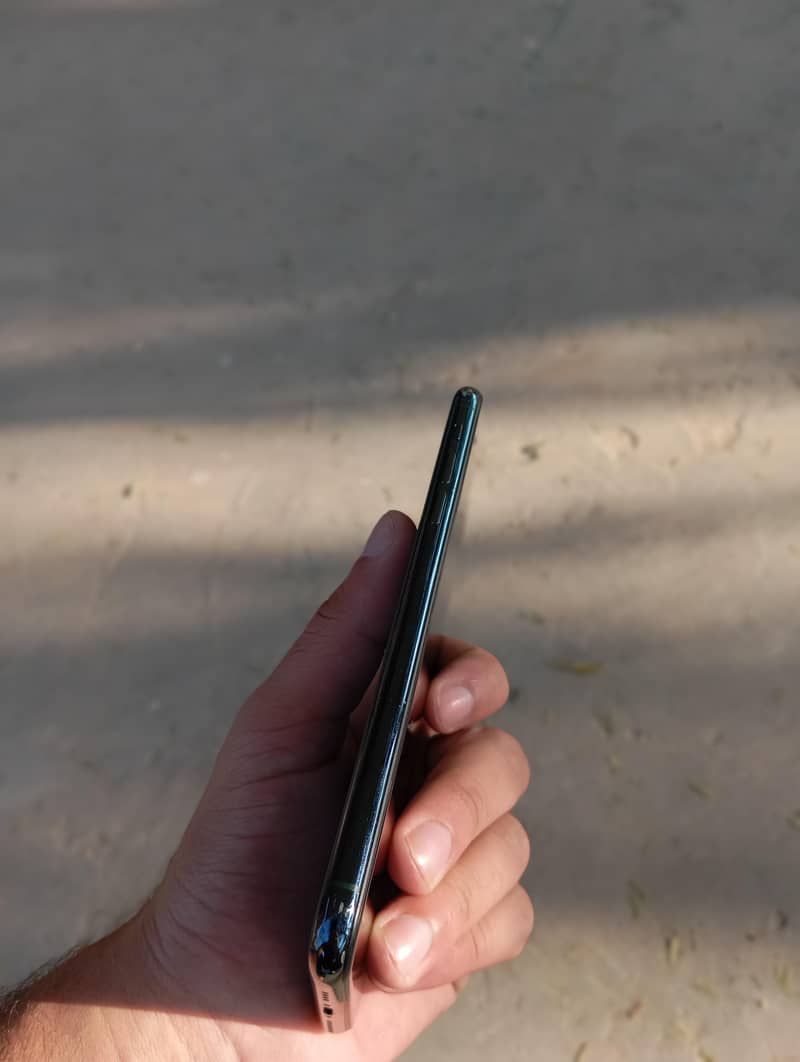 Apple iPhone 11 Pro Max 1