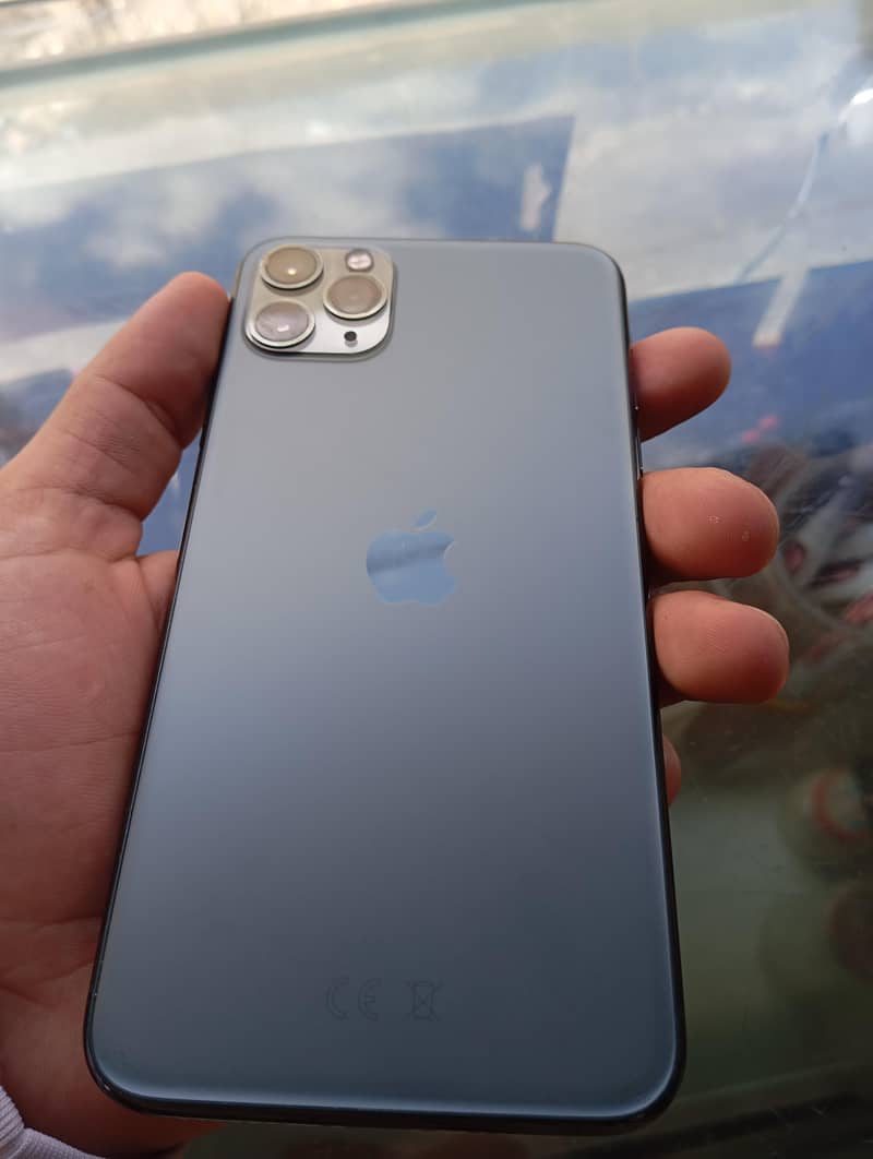 Apple iPhone 11 Pro Max 6