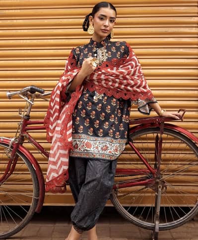 3 piece lawn suit at discounted price