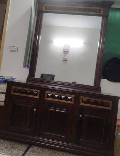 Dressing table