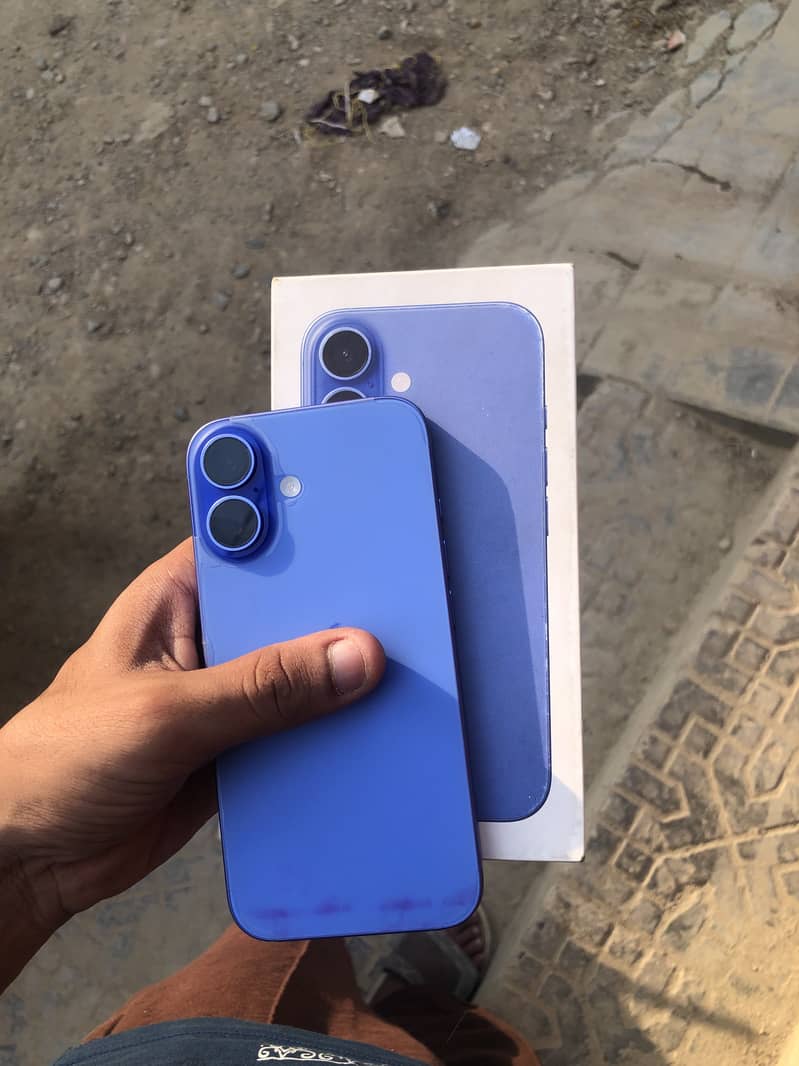 Apple iPhone 16 with box 0