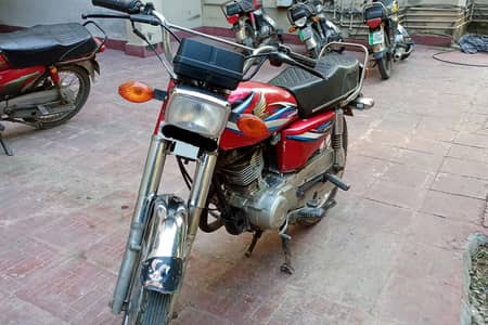 honda cg 125 (2015)