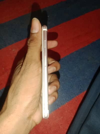 Apple iPhone 7