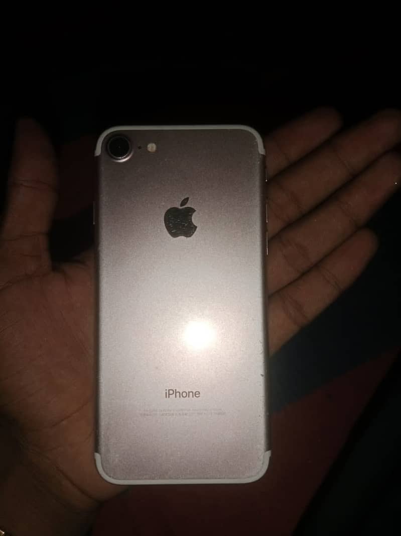 Apple iPhone 7 1