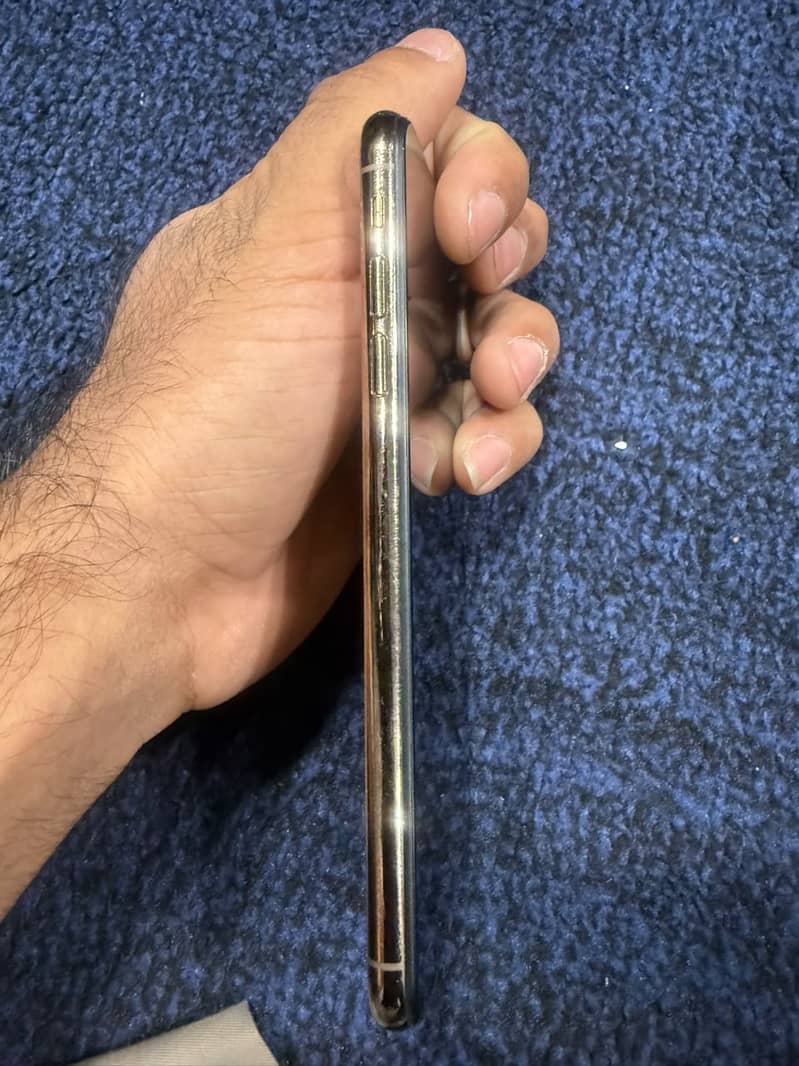 XS MAX 1