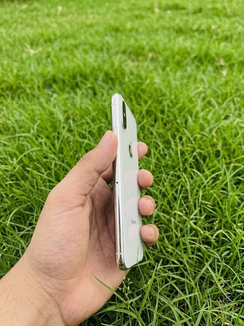 Apple iPhone X 3