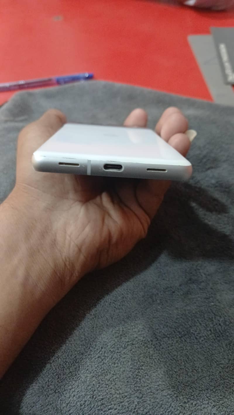 Google Pixel 7a 2