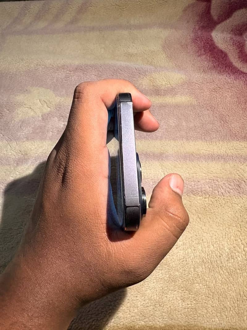 Apple iPhone 14 Pro Max 1