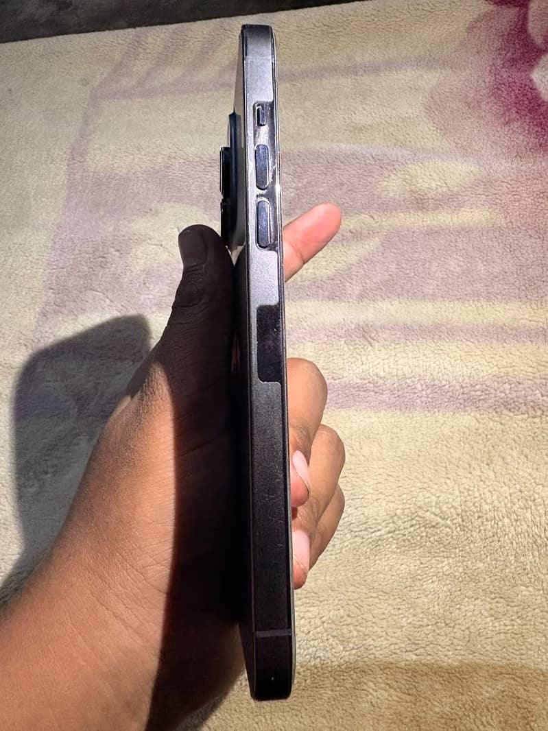 Apple iPhone 14 Pro Max 4