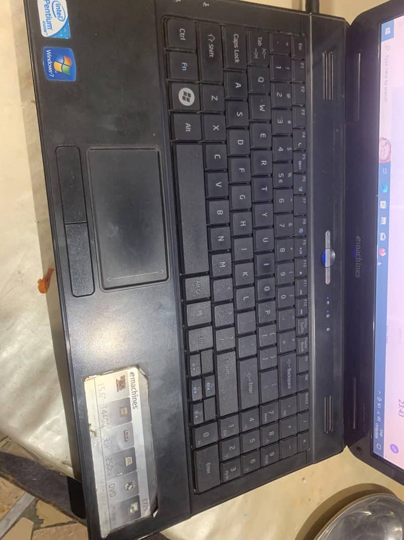 laptop Emachine 1