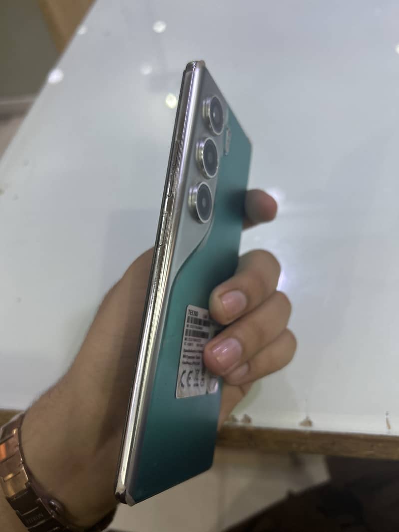 Tecno CAMON 40 Pro 2