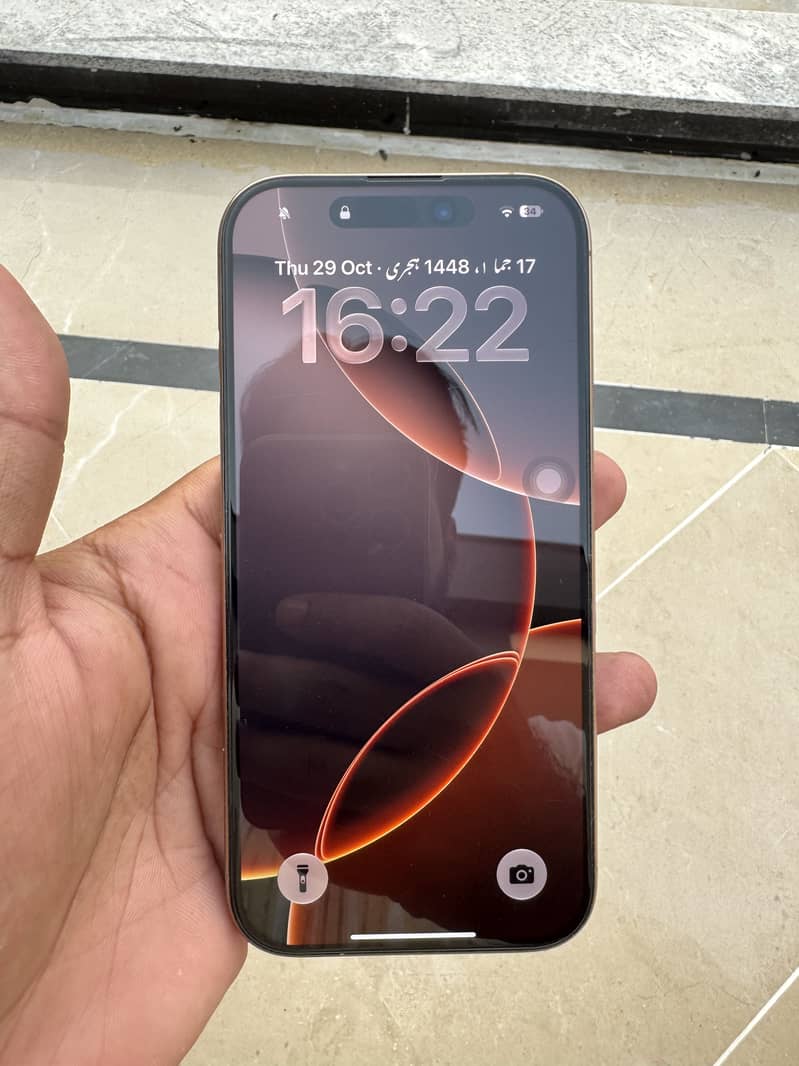 Apple iPhone 16 Pro 0