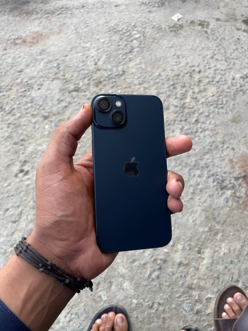 Apple iPhone 13 0