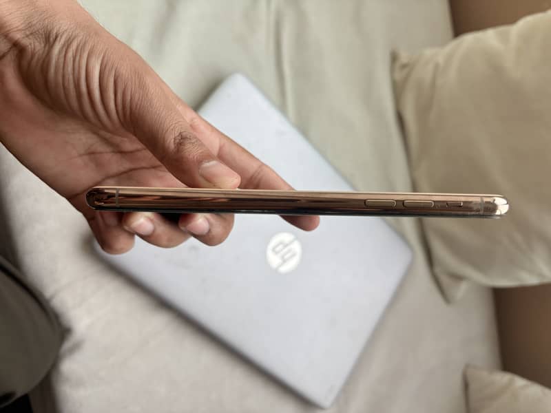 Apple iPhone 11 Pro Max 5