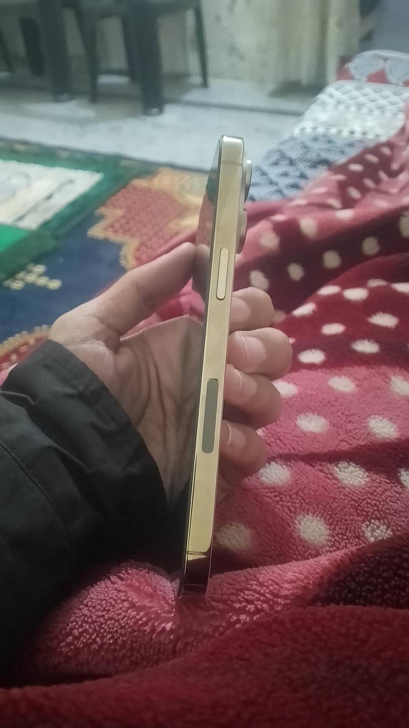 Apple iPhone 14 Pro Max - Premium Design & Powerful Performance 4