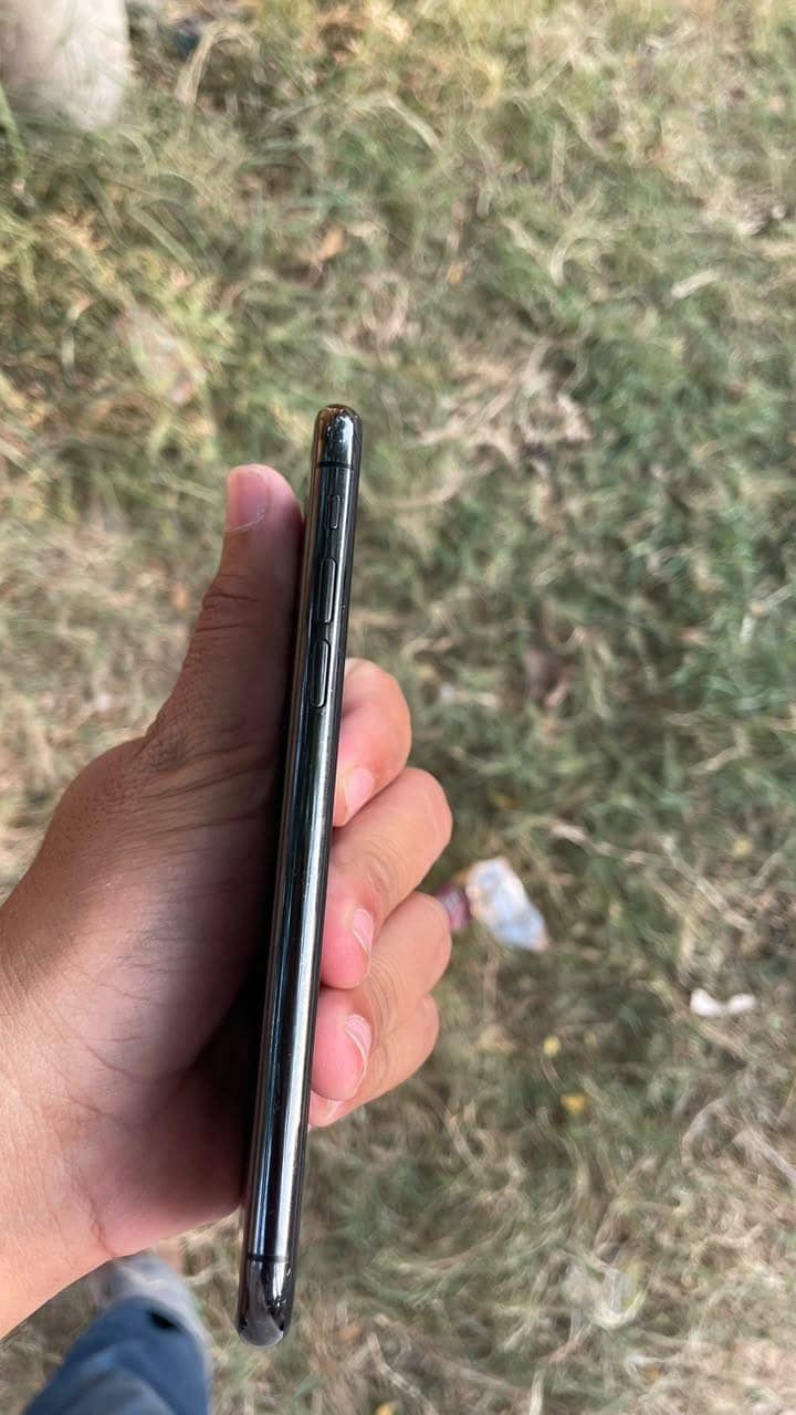Apple iPhone X 1