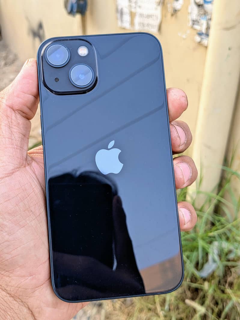 Apple iPhone 13 0