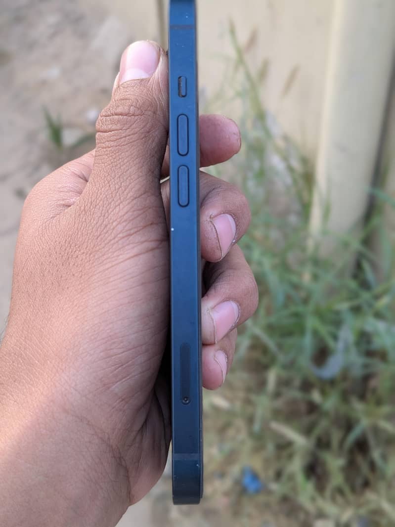 Apple iPhone 13 1