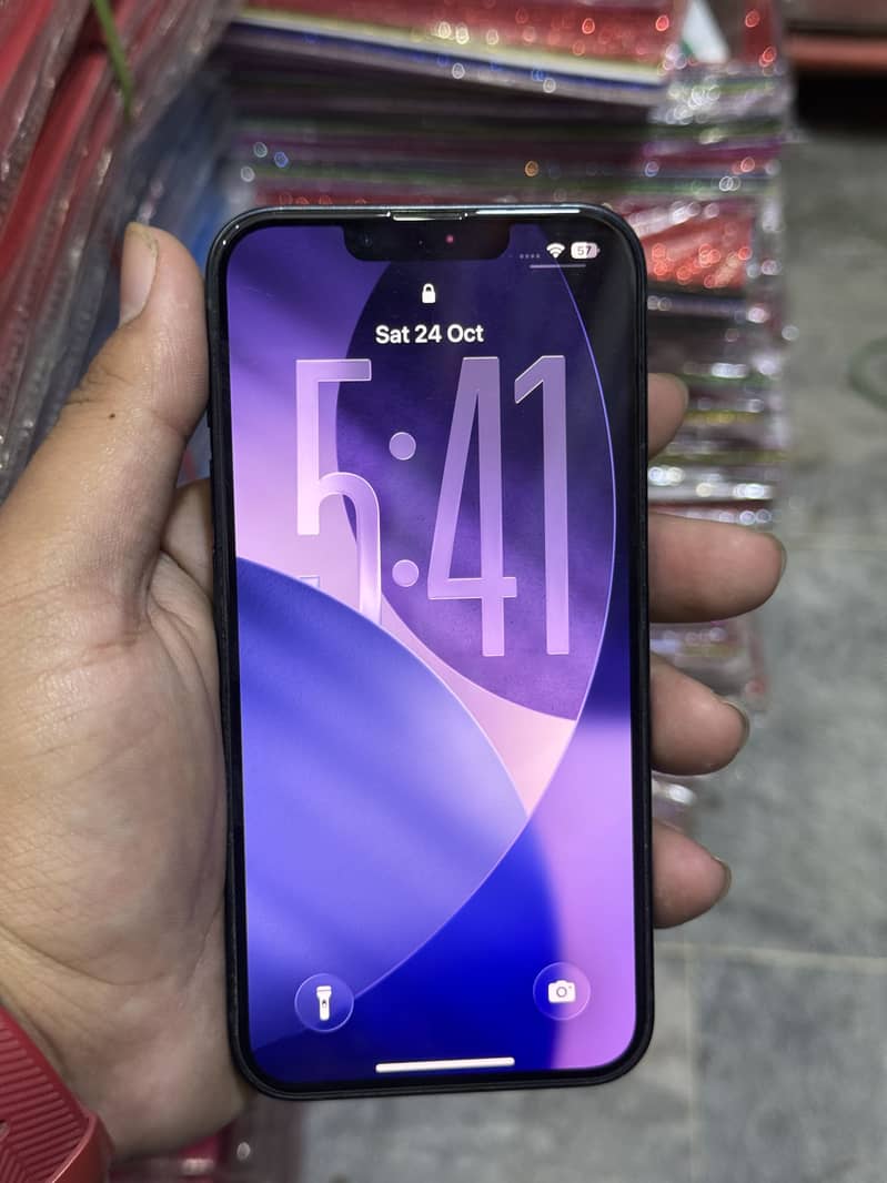 Apple iPhone 13 1