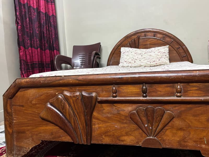 Large single bed 3
