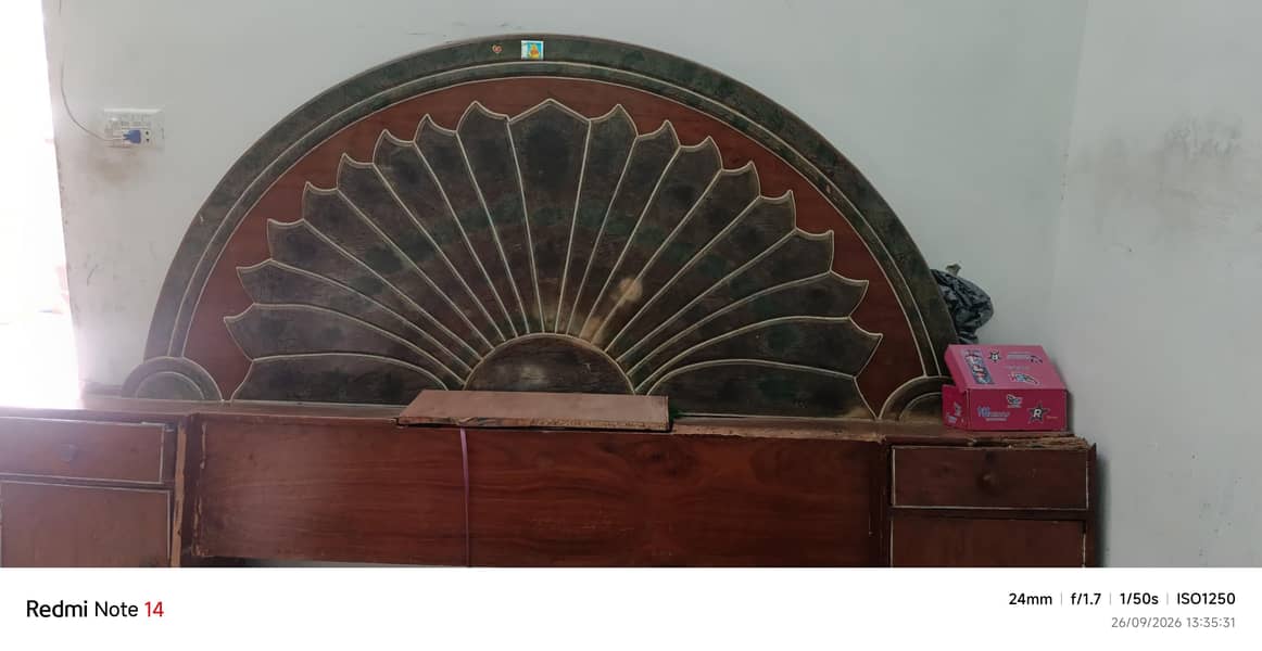 bed crown 1