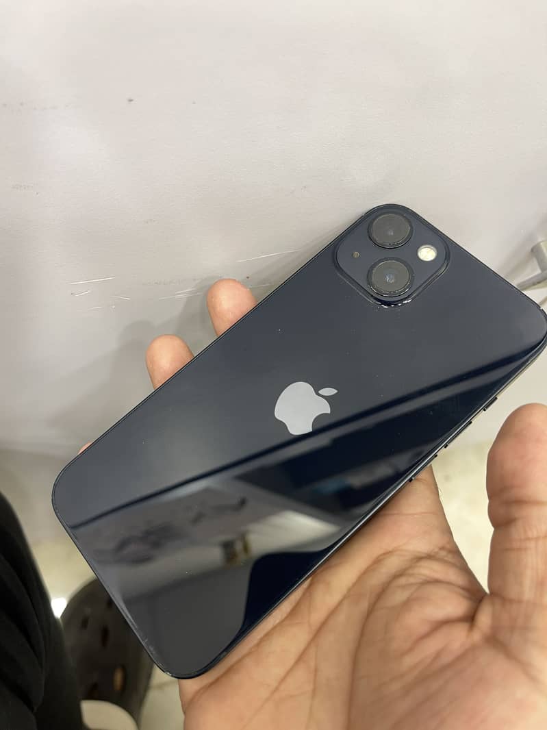 Apple iPhone 13 0