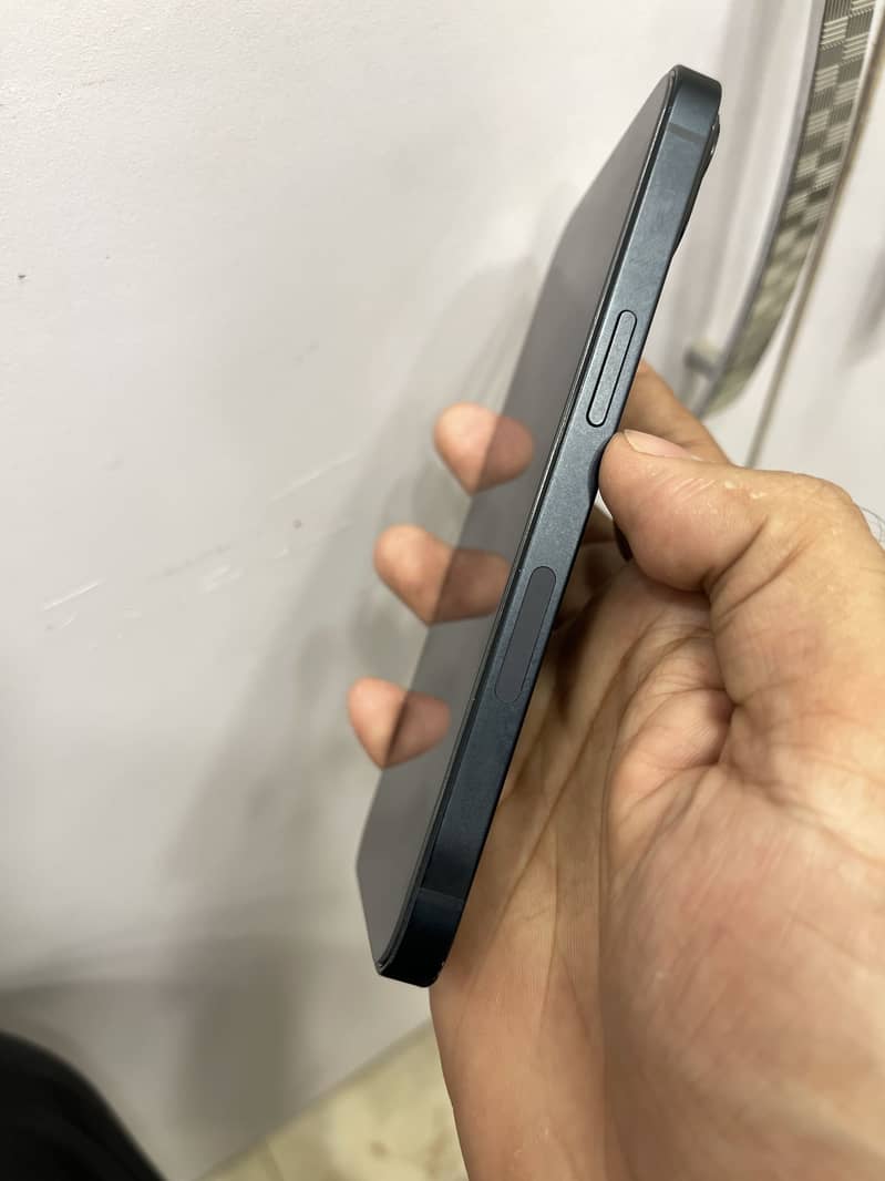 Apple iPhone 13 1