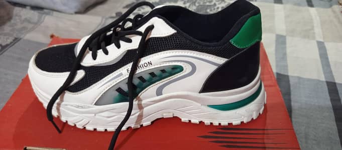SHOES FOR SALE, IN GOOD CONDITION