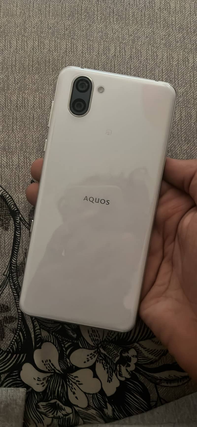 Sharp Aquos R3 0