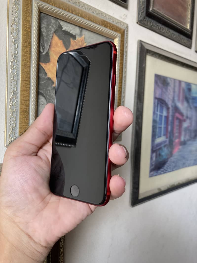 Apple iPhone SE 8