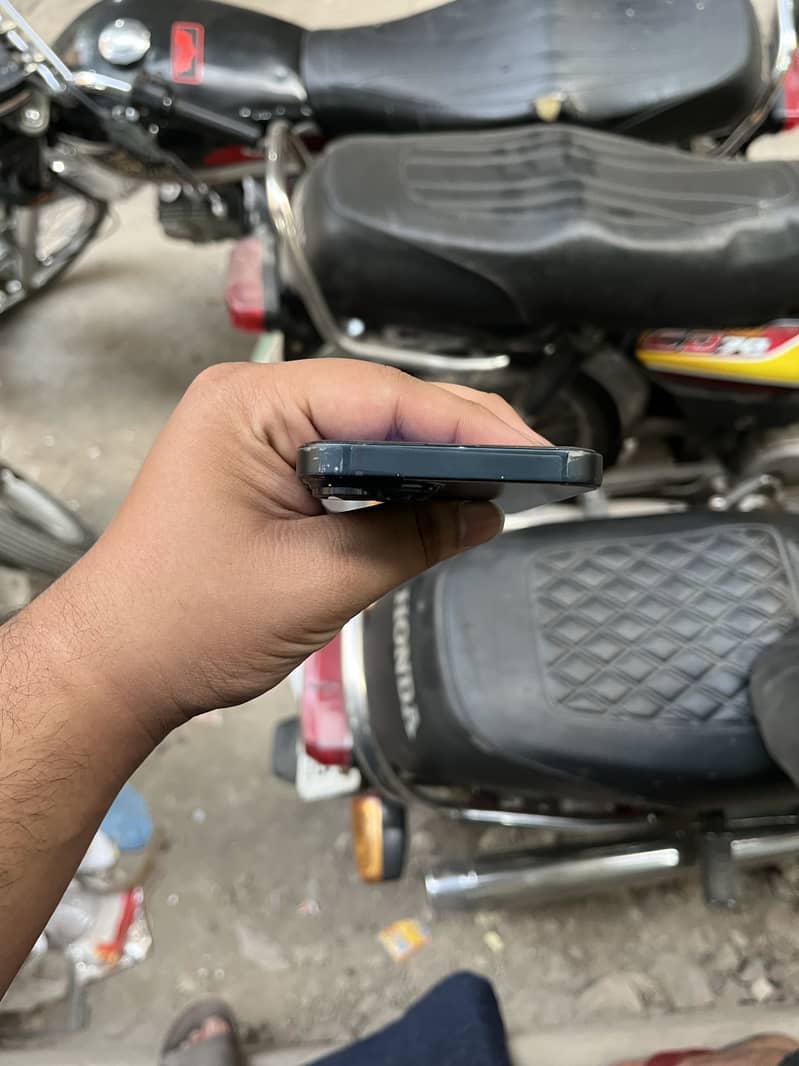 Apple iPhone 14 1