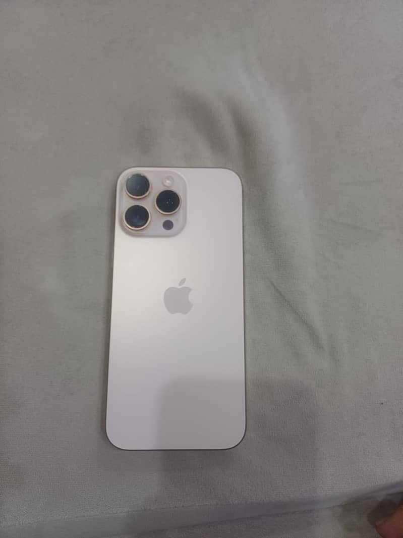 Apple iPhone 16 Pro Max 5