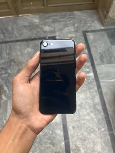 Apple iPhone SE