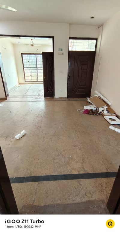 5 Marla 1st Floor Portion for Rent For silent office
