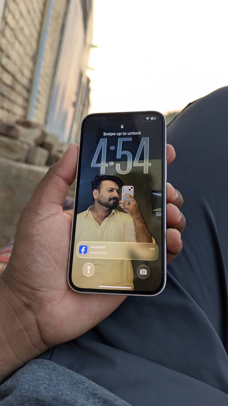 Apple iPhone 13 1