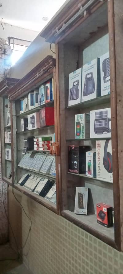 mobile shop ka saman showpiece computer 3counters  for sale