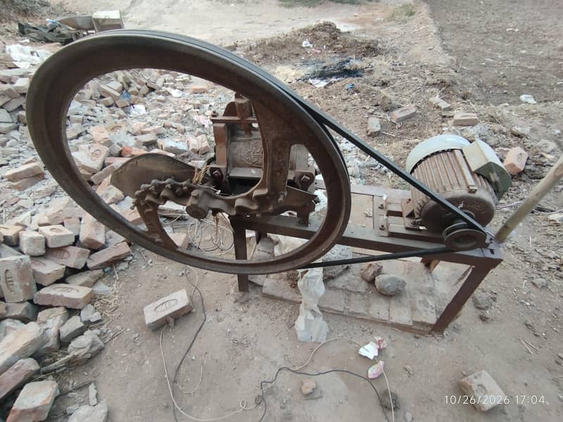 Grass Cutting Machine 4