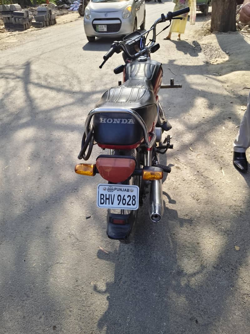Honda CD70 2016 4