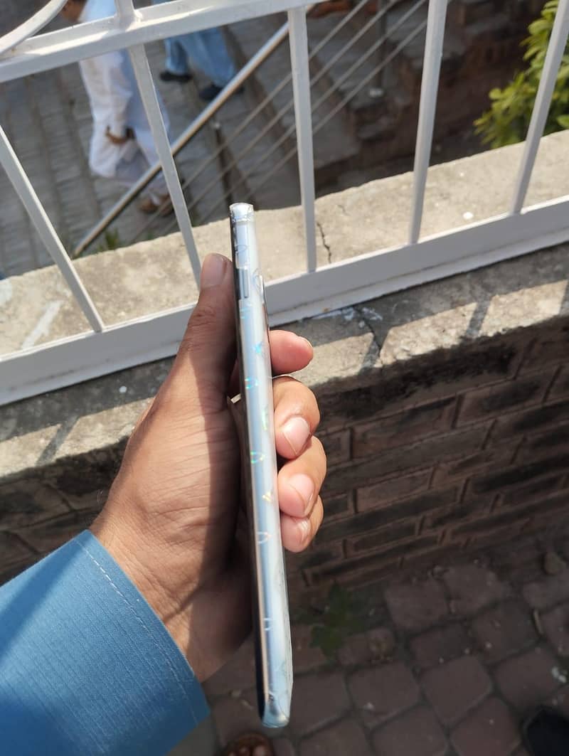Samsung Mobile S10 Plus 4
