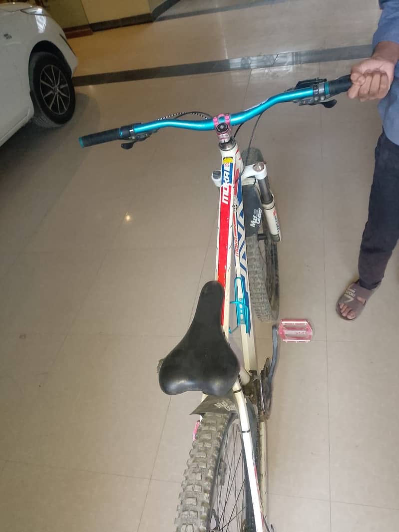 Italian Brand JAVA mountain bike. 1