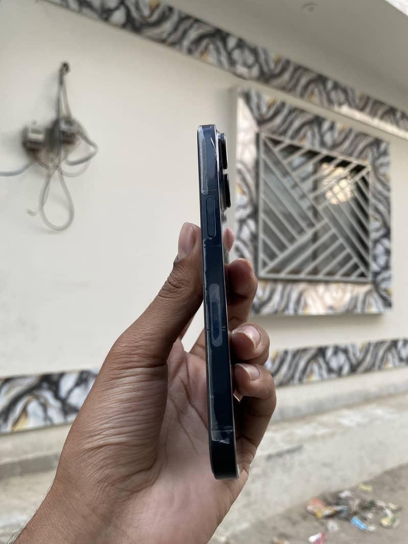 Apple iPhone 14 1