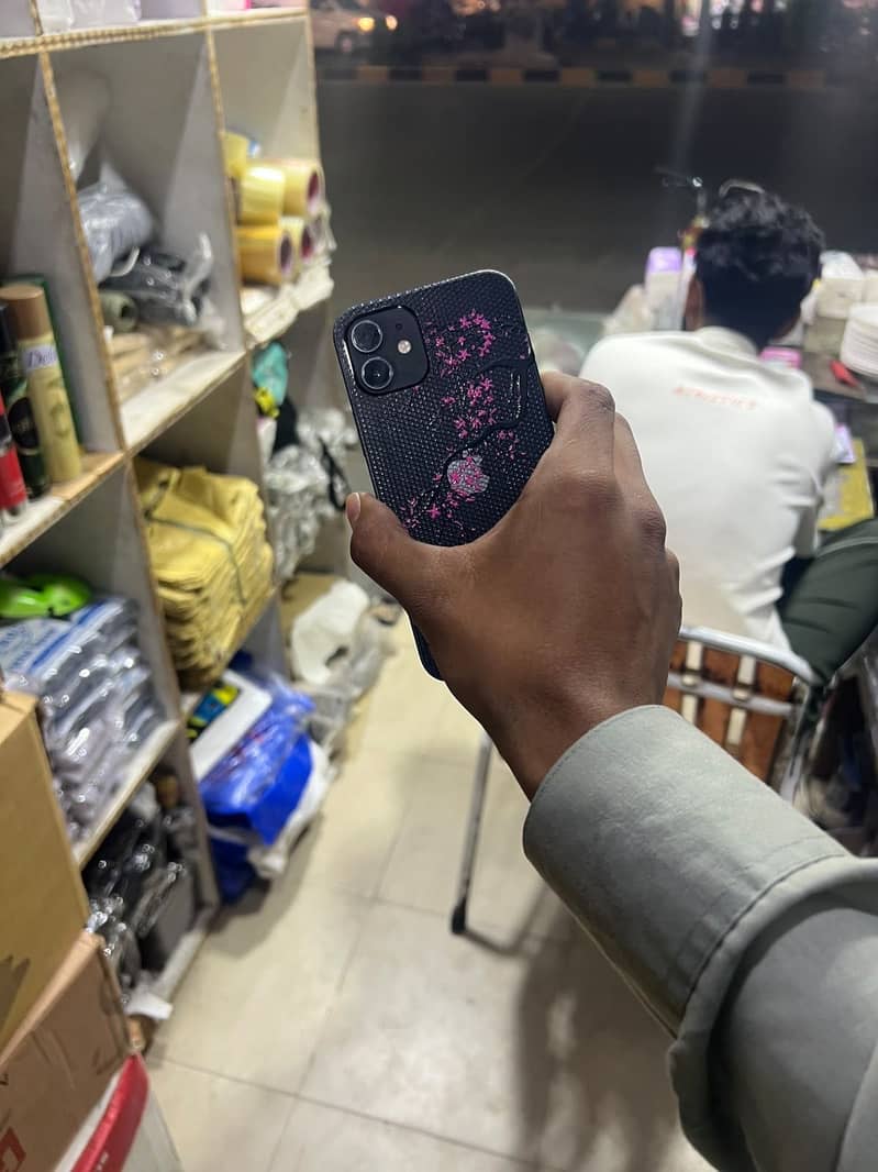 Apple iPhone 12 1