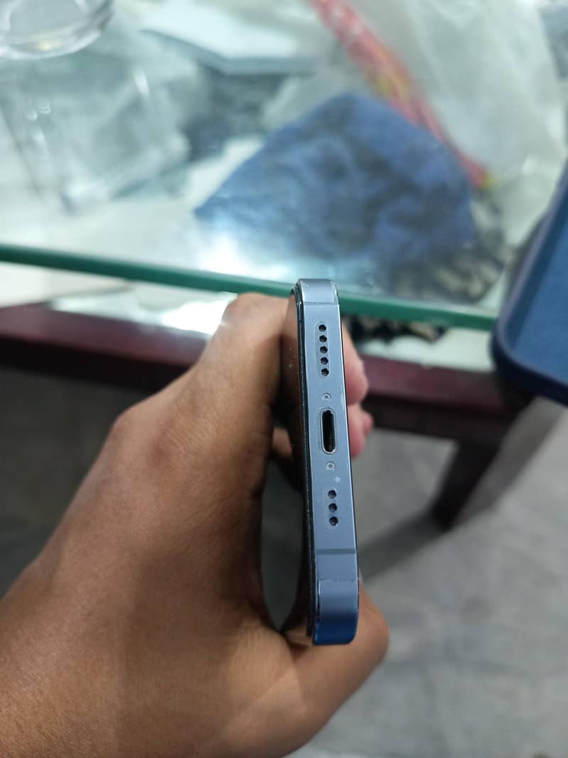 Apple iPhone 13 Pro 4